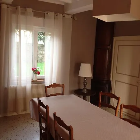 Au Repos Du Roi Nocleg ze śniadaniem 3*
